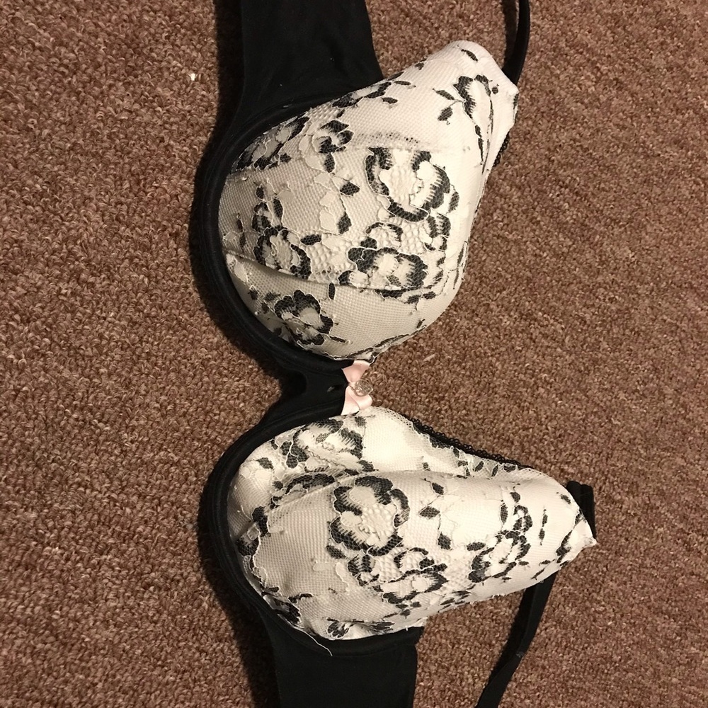Victoria secret bras size 36 D